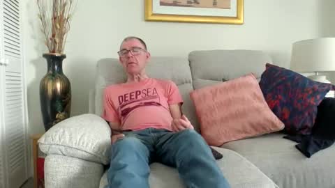 inthemood63 online show from April 6, 3:35 pm