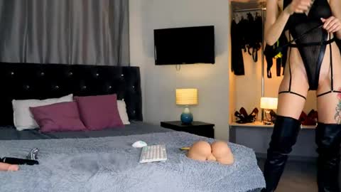 inviting_tina online show from May 16, 3:36 am