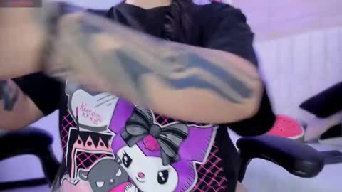 Snapshot of io_chie_ chatting on October 20, 4:35 am io_chie_ online show from October 20, 4:35 am