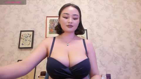 Snapshot of iolantthe chatting on February 12, 5:48 pm Iolanthe online show from February 12, 5:48 pm