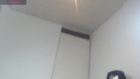 Snapshot of ire_arere chatting on March 26, 1:33 am Ire online show from March 26, 1:33 am