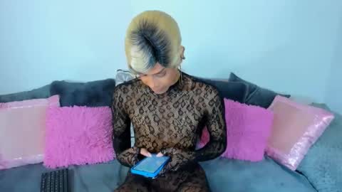 Snapshot of irenephill chatting on October 14, 4:02 am Irene Aguirre online show from October 14, 4:02 am