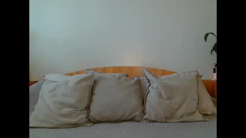 Snapshot of irina9793 chatting on March 3, 9:37 am irina online show from March 3, 9:37 am