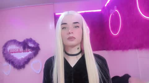 Snapshot of irina_lechera_ chatting on December 6, 11:44 am Irina online show from December 6, 11:44 am