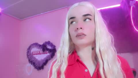 Snapshot of irina_lechera_ chatting on December 10, 11:32 am Irina online show from December 10, 11:32 am
