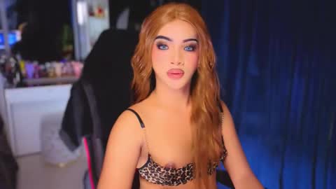 Snapshot of irina_woodshakylishxx chatting on March 7, 7:44 pm IRINAA online show from March 7, 7:44 pm