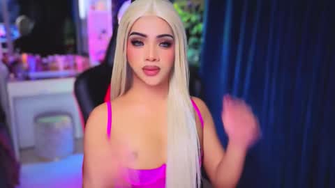 Snapshot of irina_woodshakylishxx chatting on March 9, 1:53 am IRINAA online show from March 9, 1:53 am