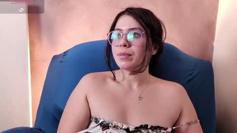 Snapshot of irinasweet1 chatting on February 11, 2:49 am Irina online show from February 11, 2:49 am