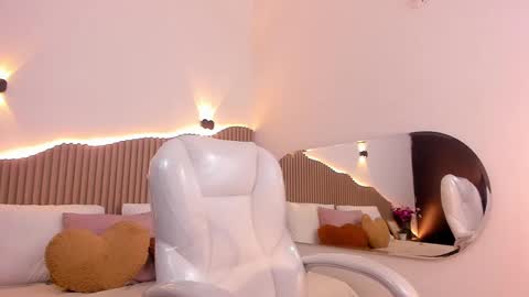 iris8_ online show from September 29, 11:48 am