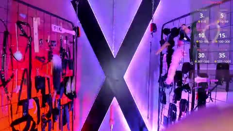 Snapshot of iris_cinthia_bdsm chatting on June 13, 3:04 am iris_cinthia_bdsm online show from June 13, 3:04 am