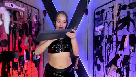 Snapshot of iris_cinthia_bdsm chatting on July 5, 4:19 am iris_cinthia_bdsm online show from July 5, 4:19 am