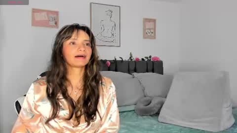 Snapshot of iris_evans__ chatting on June 10, 3:33 pm iris online show from June 10, 3:33 pm