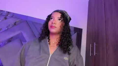 Snapshot of iris_hott1 chatting on December 15, 2:37 pm iris online show from December 15, 2:37 pm