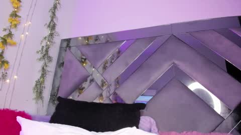 Snapshot of iris_hott1 chatting on January 1, 12:21 am iris online show from January 1, 12:21 am