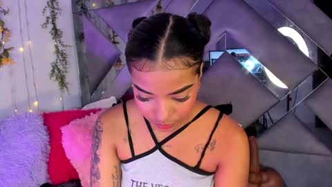 Snapshot of iris_hott1 chatting on February 27, 1:48 am iris online show from February 27, 1:48 am