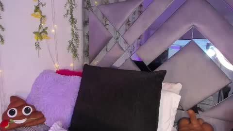 Snapshot of iris_hott1 chatting on March 3, 2:58 am iris online show from March 3, 2:58 am