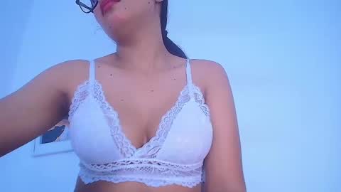 iris_jackson online show from September 13, 3:45 pm