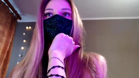 Lily online show from May 6, 4:56 pm