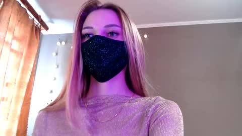 Lily online show from May 8, 1:27 pm