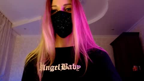 Lily online show from June 7, 8:56 pm