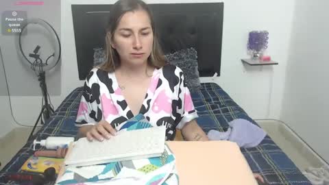 Snapshot of iris_love18 chatting on February 3, 1:19 pm IRIS online show from February 3, 1:19 pm