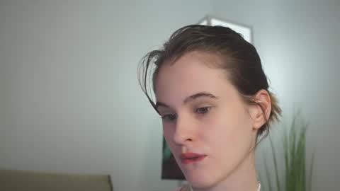 iris_pure online show from September 21, 6:20 pm