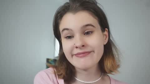 iris_pure online show from October 29, 6:31 pm