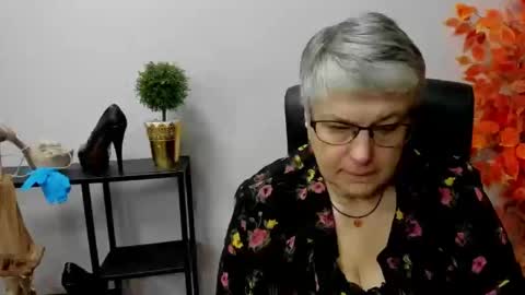 I R I S online show from December 30, 10:21 am