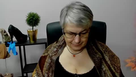 I R I S online show from January 3, 7:06 am