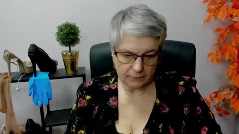 I R I S online show from January 8, 10:59 am
