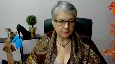 I R I S online show from January 10, 10:50 am
