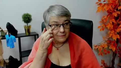 I R I S online show from February 5, 11:02 am