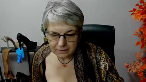 I R I S online show from February 25, 2:00 pm