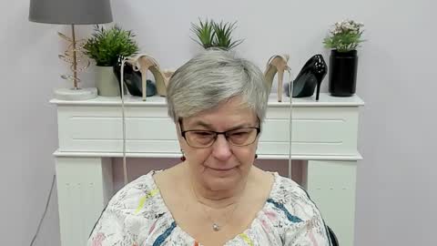 Snapshot of iris_xdesire chatting on January 13, 7:02 am I R I S online show from January 13, 7:02 am