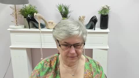 Snapshot of iris_xdesire chatting on February 3, 7:02 am I R I S online show from February 3, 7:02 am