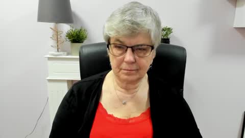 Snapshot of iris_xdesire chatting on April 24, 7:44 am I R I S online show from April 24, 7:44 am