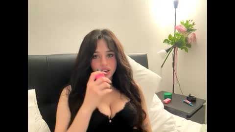 irisbabyyyyyyy online show from May 19, 10:27 pm