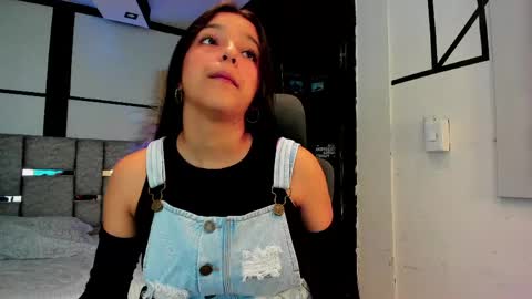 Snapshot of irisfyre chatting on May 22, 12:44 pm Iris Fyre online show from May 22, 12:44 pm