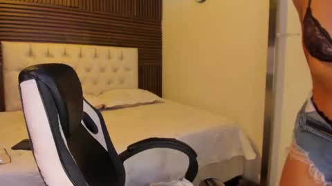 Snapshot of irisfyre chatting on June 26, 12:53 pm Iris Fyre online show from June 26, 12:53 pm