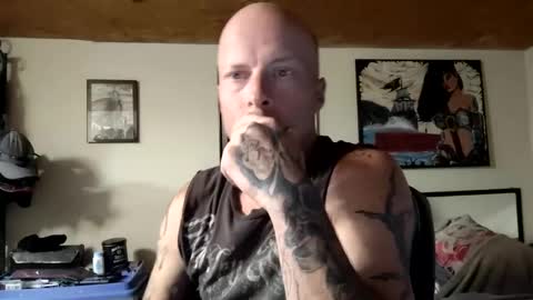 Snapshot of irish_cock_1988 chatting on October 6, 10:29 pm irish_cock_1988 online show from October 6, 10:29 pm