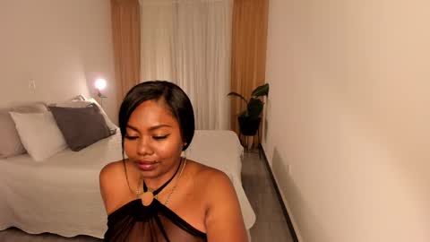 Rose  online show from November 9, 8:01 am