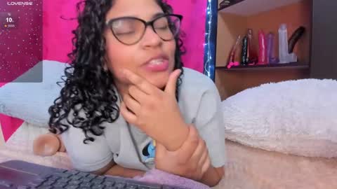 Snapshot of iriss_25 chatting on February 3, 3:06 pm iris online show from February 3, 3:06 pm