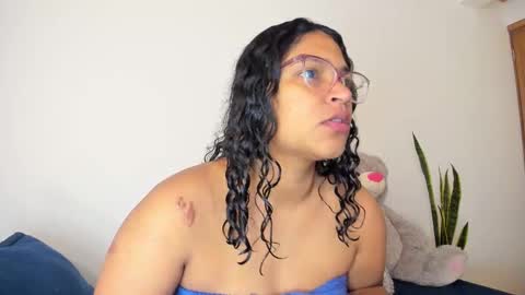 Snapshot of iriss_25 chatting on February 28, 12:28 pm iris online show from February 28, 12:28 pm