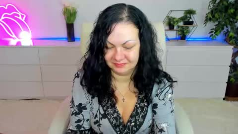 Snapshot of irissmoon1 chatting on March 10, 6:29 am Iris online show from March 10, 6:29 am