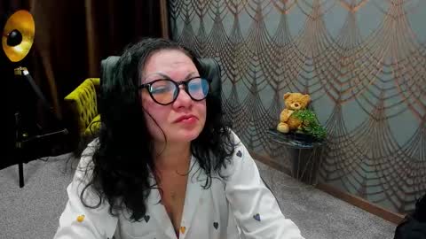 Snapshot of irissmoon1 chatting on March 20, 7:35 am Iris online show from March 20, 7:35 am