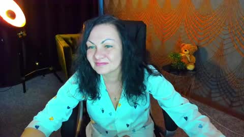 Snapshot of irissmoon1 chatting on May 13, 5:27 am Iris online show from May 13, 5:27 am