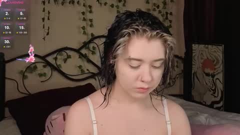 I am Cutie Iris3 online show from December 20, 8:43 am