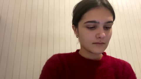 irisss31 online show from December 18, 9:08 pm