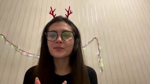 irisss31 online show from December 25, 5:47 pm
