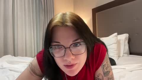 irissweets online show from October 10, 5:28 am